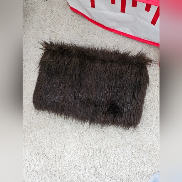 Club Monaco infinity fur scarf - Picture 5 of 7